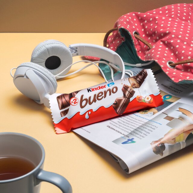 Kinder Bueno Milk Chocolate & Hazelnut Bars Multipack, 3 x 43g thumbnail 4