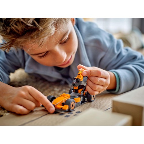 LEGO City Formula F1 Driver with McLaren Race Car 60442 6+ thumbnail 4