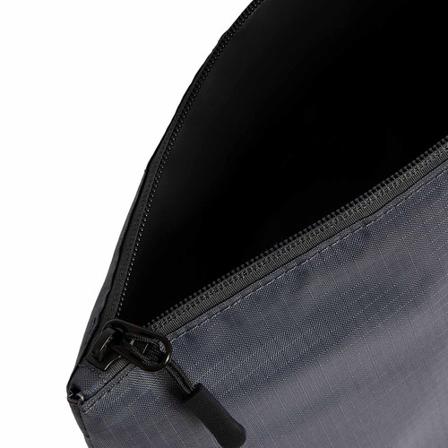 M&S Mens 3 Pack Travel Pouches with Stormwear, One Size, Charcoal thumbnail 3
