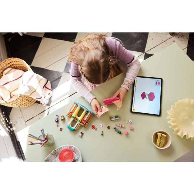 LEGO Wicked Glinda, Elphaba & Nessarose at Shiz University 75681 7+ thumbnail 4