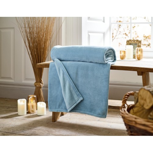 Deyongs Snuggle Touch Throw, Light Blue thumbnail 3