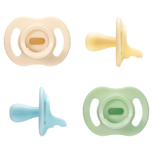 Tommee Tippee Ultra Light Dummies 0-6m Neutral 4pk