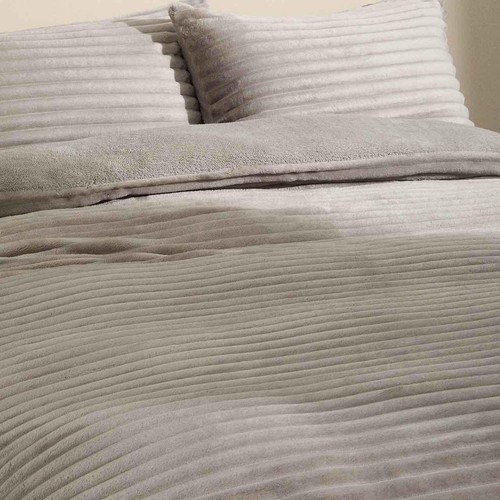 M&S Cloud Fleece Bedset, Super King, Grey thumbnail 2