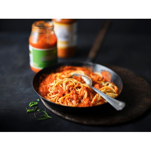 M&S Tomato & Hidden Veg Pasta Sauce Serves 4 thumbnail 2