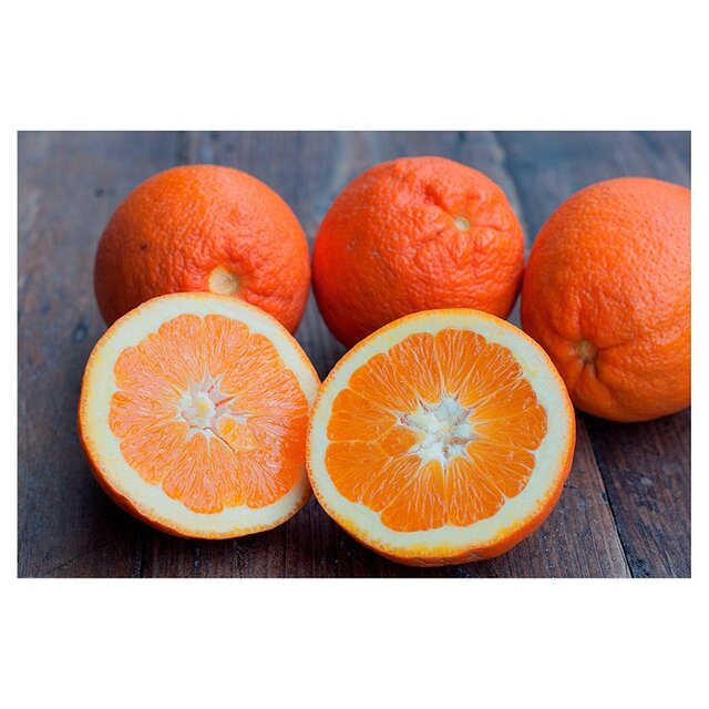 Natoora Spanish Organic Unwaxed Oranges thumbnail 2