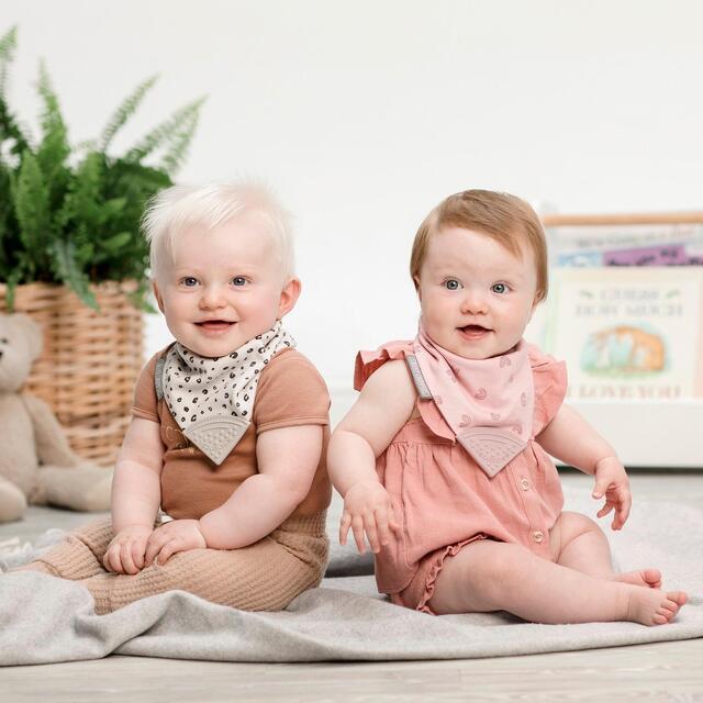 Cheeky Chompers Neckerchew Rainbow Rose thumbnail 4