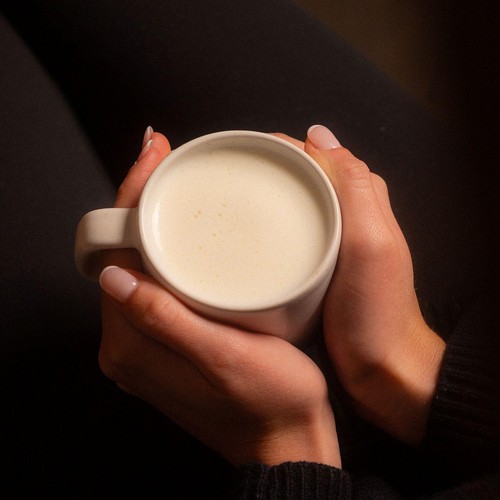 Knoops 28% White Hot Chocolate Flakes Tube thumbnail 3