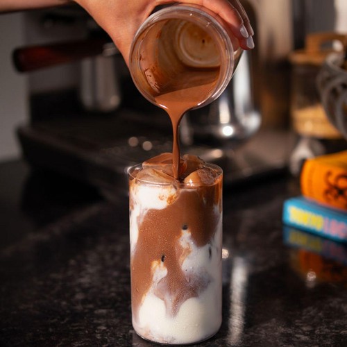 Knoops 70% Extra Dark Hot Chocolate Flakes Tube thumbnail 5