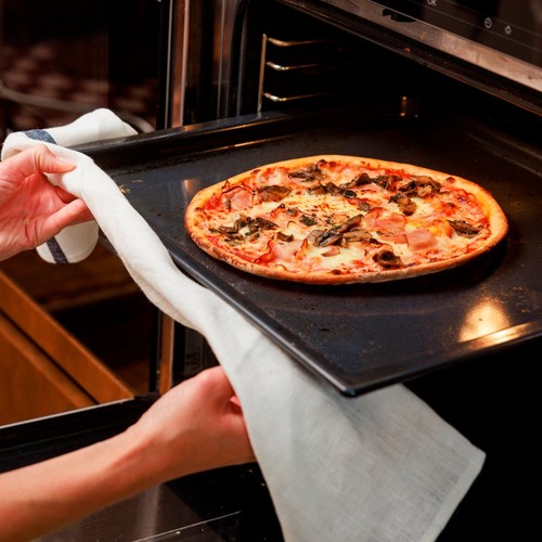 White Rabbit Gluten Free Sourdough Proscuitto Ham & Mushroom Pizza thumbnail 4