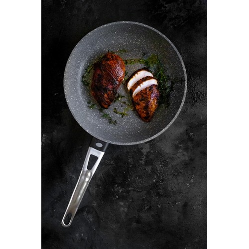MasterClass Cast Aluminium Frying Pan 26cm thumbnail 5