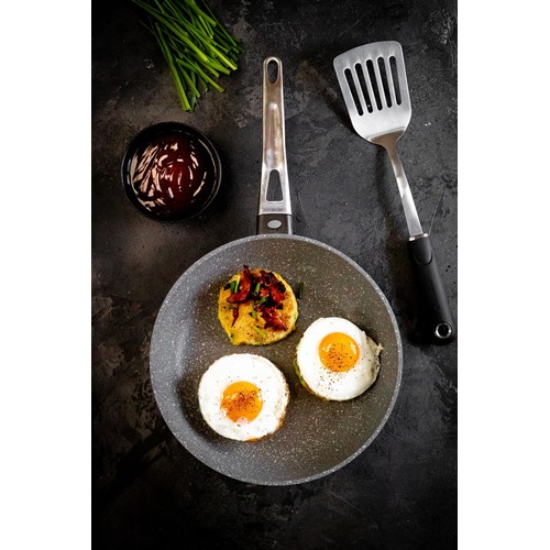 MasterClass Cast Aluminium Frying Pan 26cm thumbnail 6