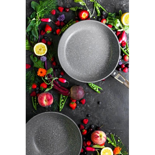 MasterClass Cast Aluminium Frying Pan 28cm thumbnail 4