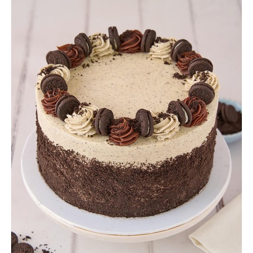 Lola's Cookies & Cream Layer Cake (serves 8) thumbnail 2