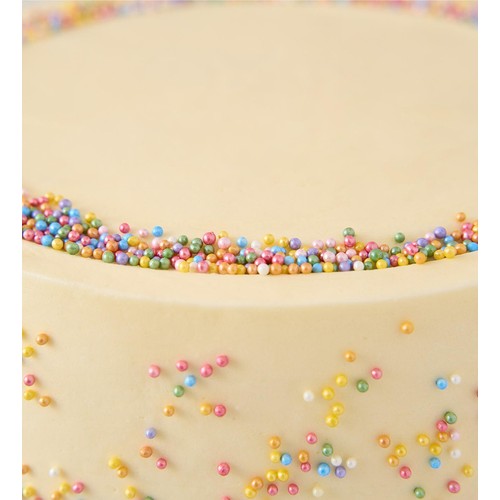 Lola's Vanilla Layer Cake (serves 8) thumbnail 4