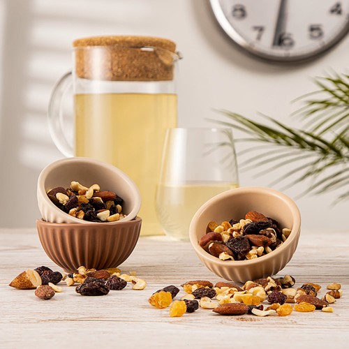 Holland & Barrett Mixed Nuts & Raisins thumbnail 3