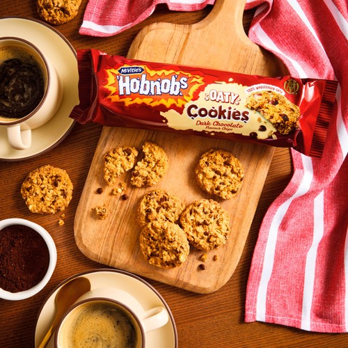 McVitie's Hobnobs Biscuits Oaty Cookies Dark Chocolate thumbnail 4