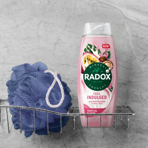Radox Feel Indulgent Tropical Blends Shower Gel thumbnail 4
