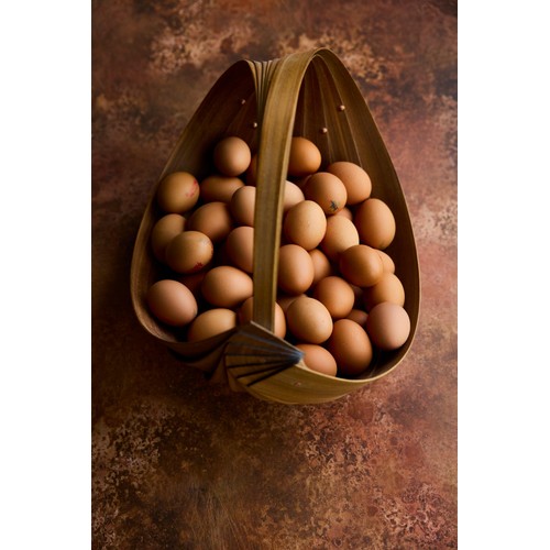Clarence Court Burford Buff 10 Medium Free Range Eggs thumbnail 3