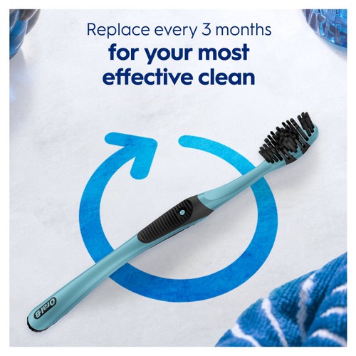 Oral-B Pro 3D White Medium Toothbrush thumbnail 3