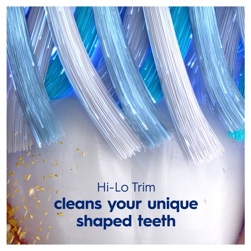 Oral-B Pro Clean Advanced Medium Toothbrush thumbnail 2