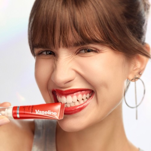 Vaseline Gluta-Hya Lip Serum Gloss Cherry Crush thumbnail 4
