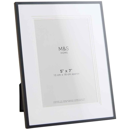 M&S 5X7" Layered Mount Frame, Black