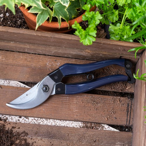 Burgon & Ball Collectors Navy Bypass Secateurs thumbnail 4