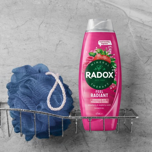 Radox Feel Radiant Shower Gel thumbnail 3