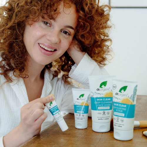 Dr Organic Skin Clear Exfoliating Scrub thumbnail 7