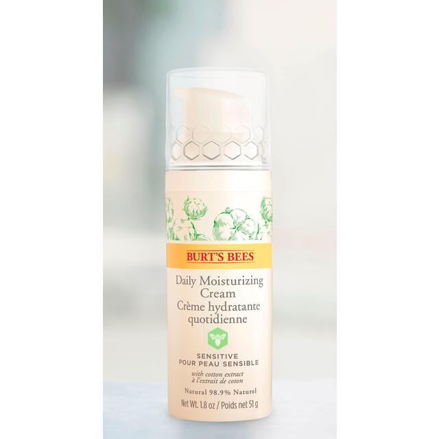 Burt's Bees Sensitive Daily Moisturising Cream thumbnail 3