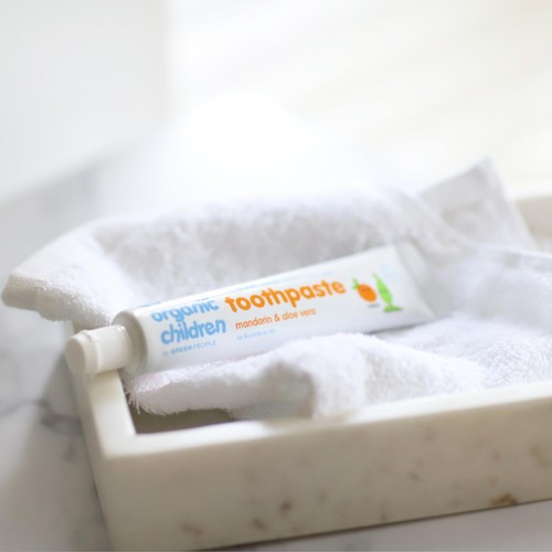 Organic Children Mandarin & Aloe Vera Fluoride Free Toothpaste thumbnail 4