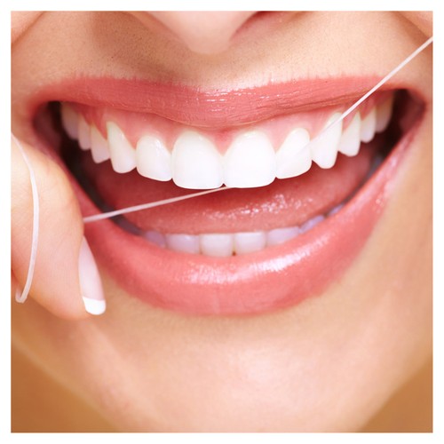 Oral-B Essential Mint Waxed Dental Floss thumbnail 4