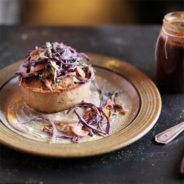 Pieminister Free Ranger Chicken Ham & Leek Pie thumbnail 3