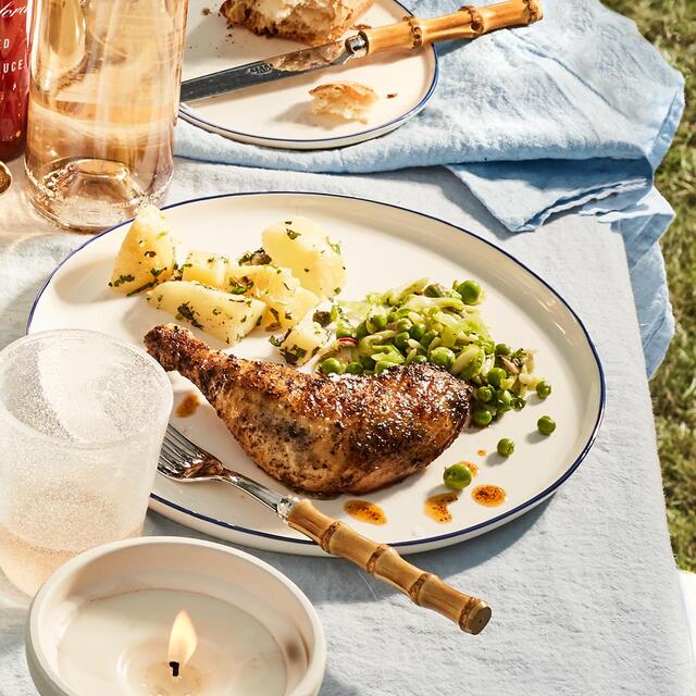 Daylesford Organic Chicken Legs thumbnail 3