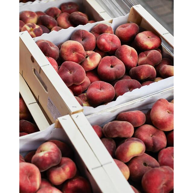 Natoora Spanish Flat White Peaches thumbnail 2