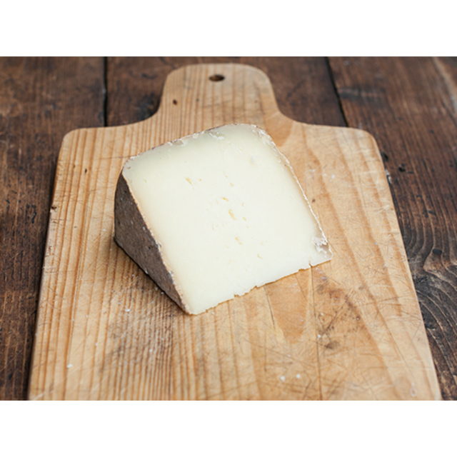 Natoora Hand Cut Aged Pecorino Toscano DOP thumbnail 2