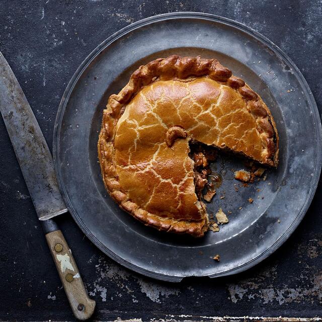 Jon Thorner's Creamy Chicken, Bacon & Leek Family Pie thumbnail 3