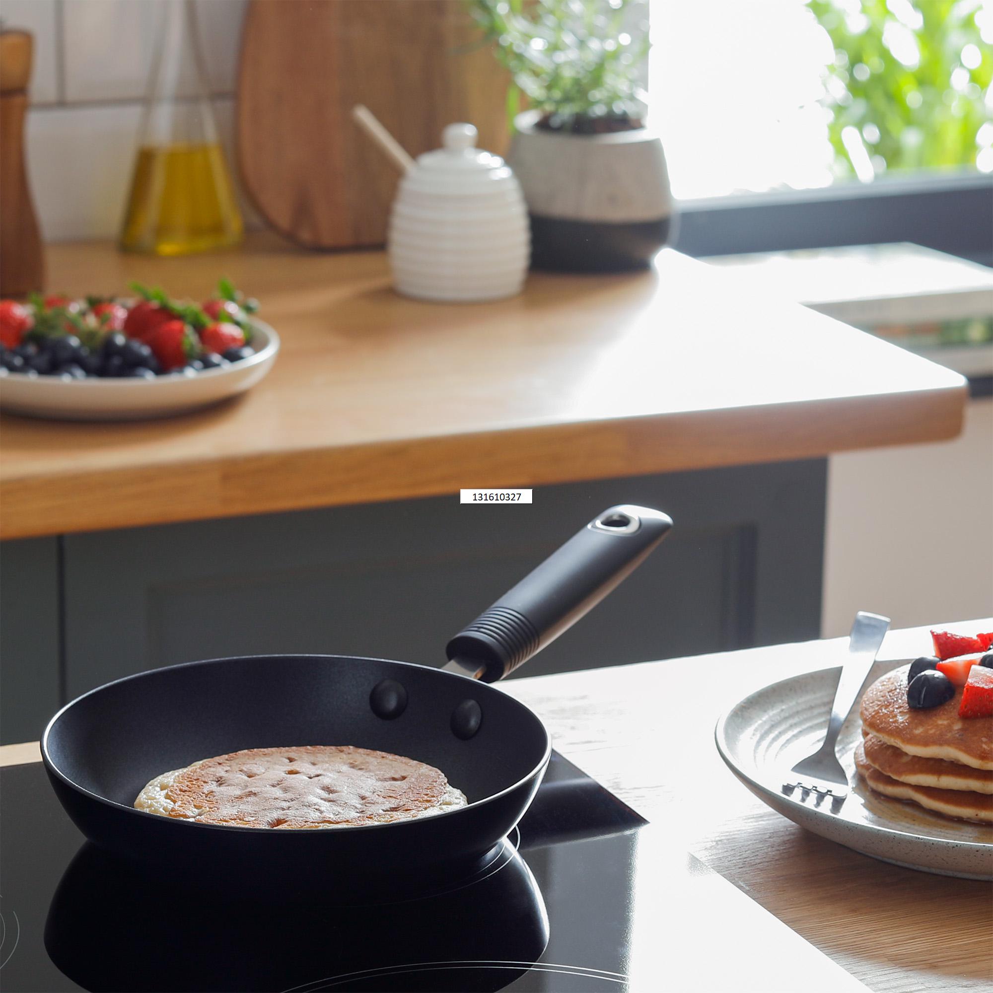 Habitat 20cm Aluminium Frying Pan - Black thumbnail 2