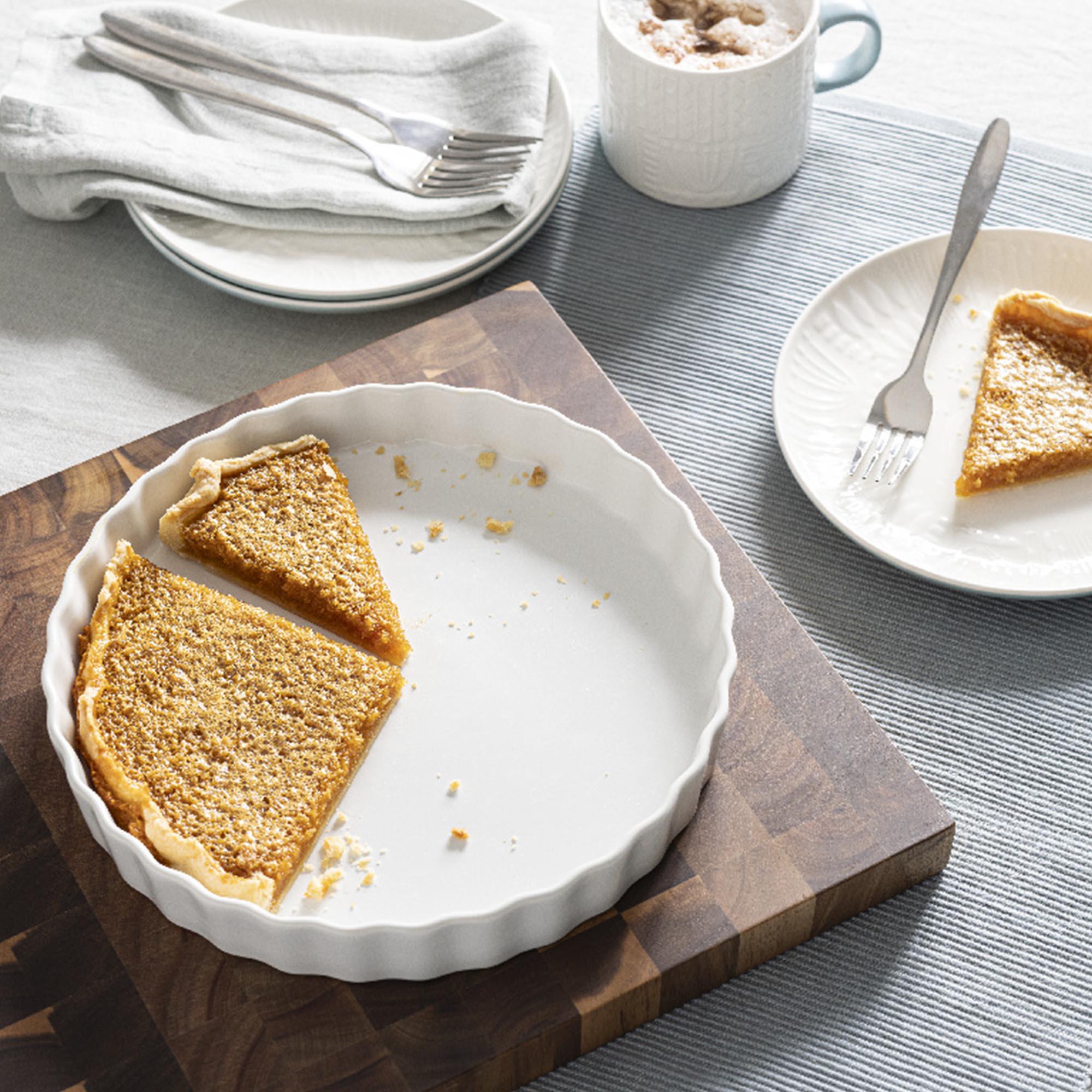 Habitat 24cm Riko Non Stick Porcelain Pie Dish - Cream thumbnail 4