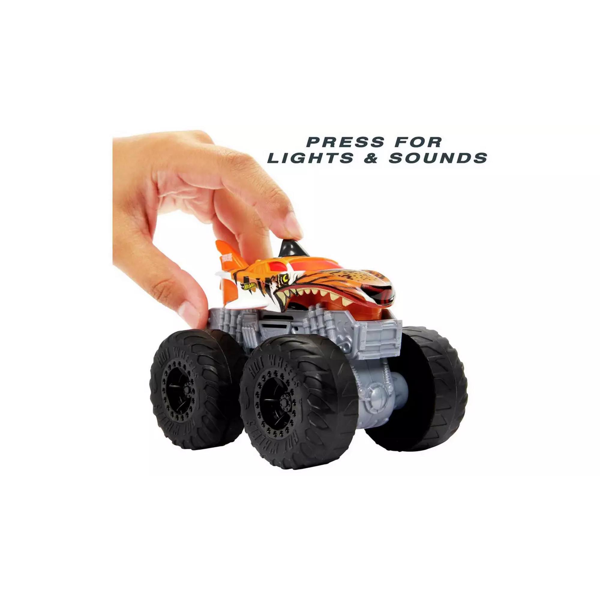 Hot Wheels Monster Trucks Roarin' Wreckers Assortment thumbnail 4