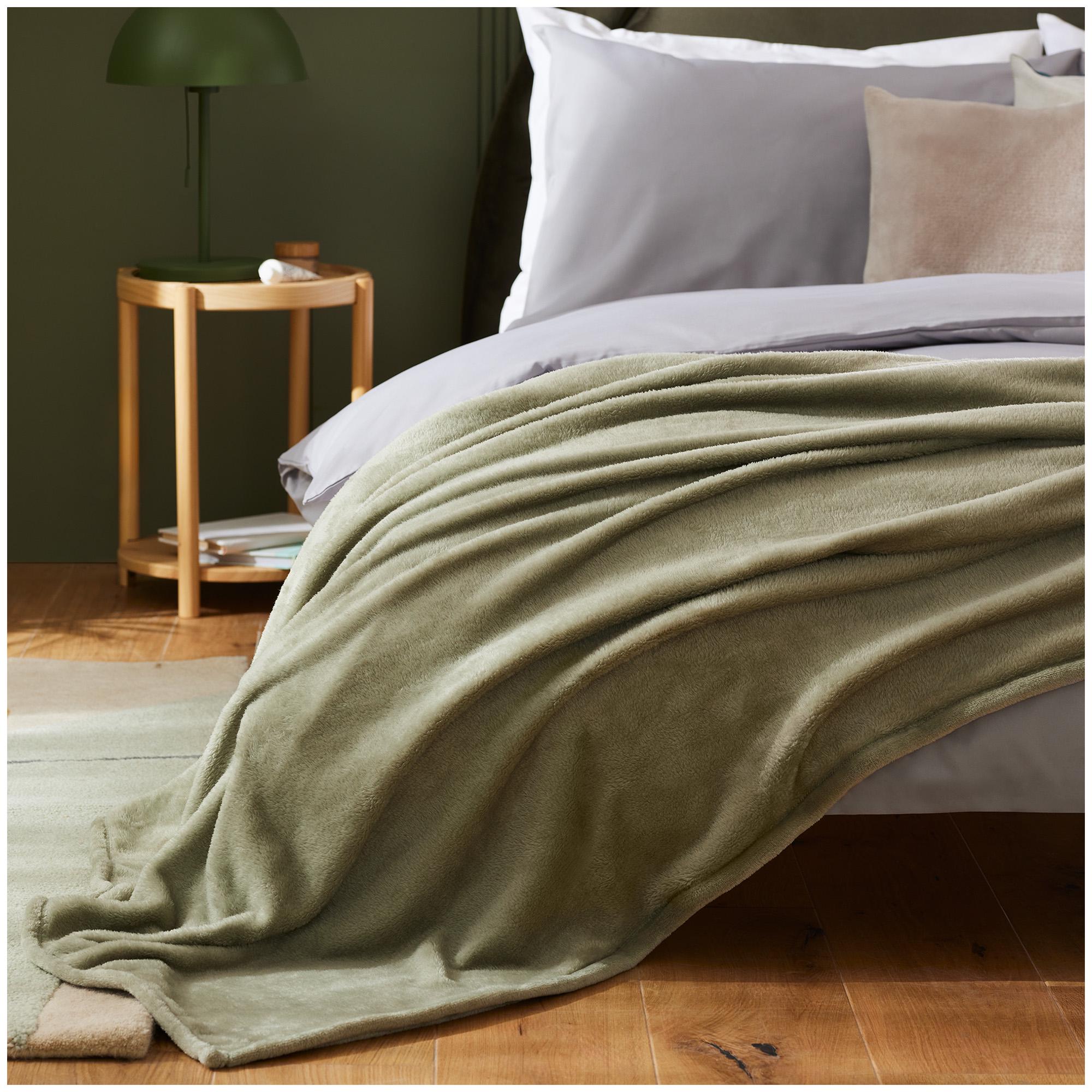 Sainsburys's Home Sage Fleece throw 125x150 thumbnail 3