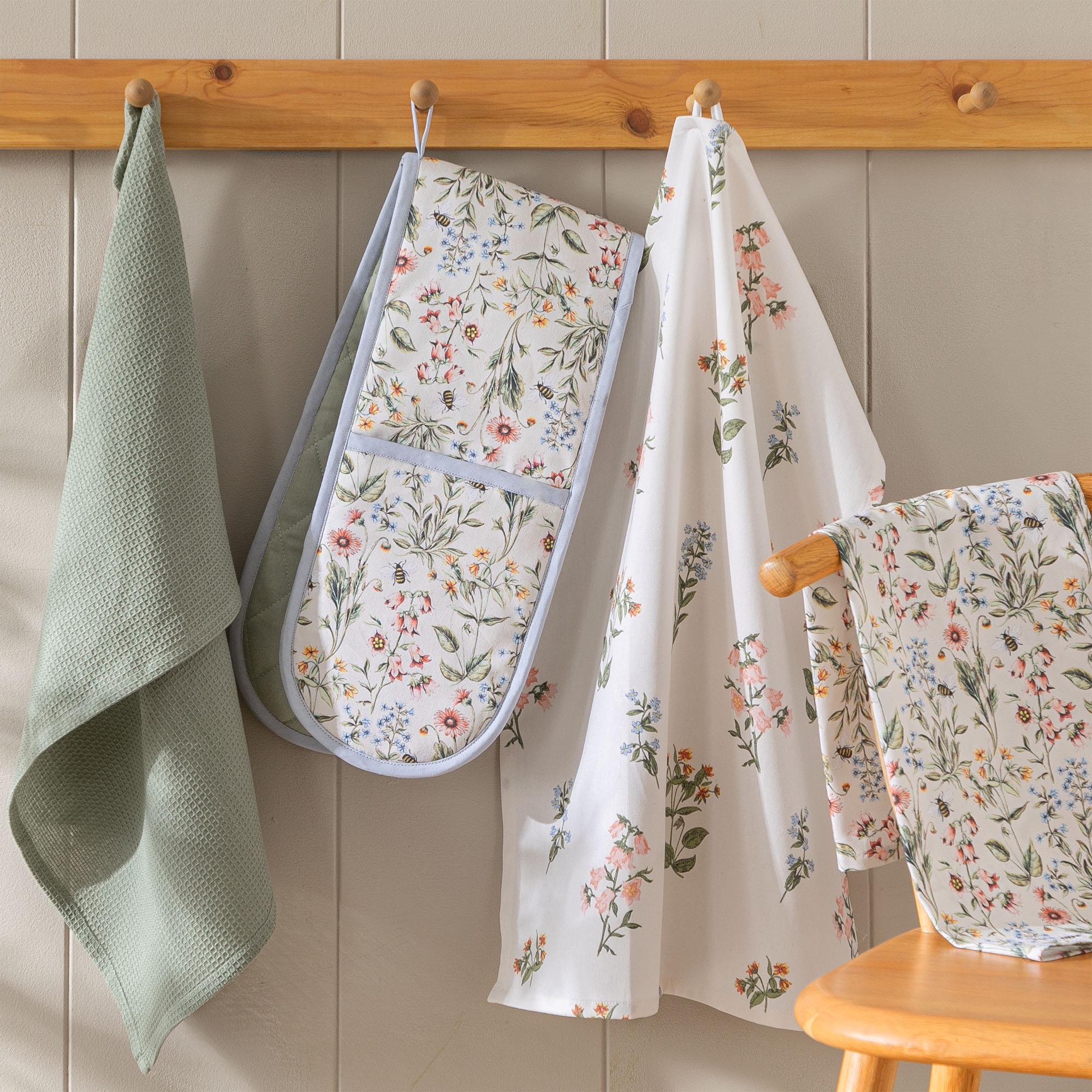 Sainsbury's Home Bee Floral Set of 3 Tea towels thumbnail 3