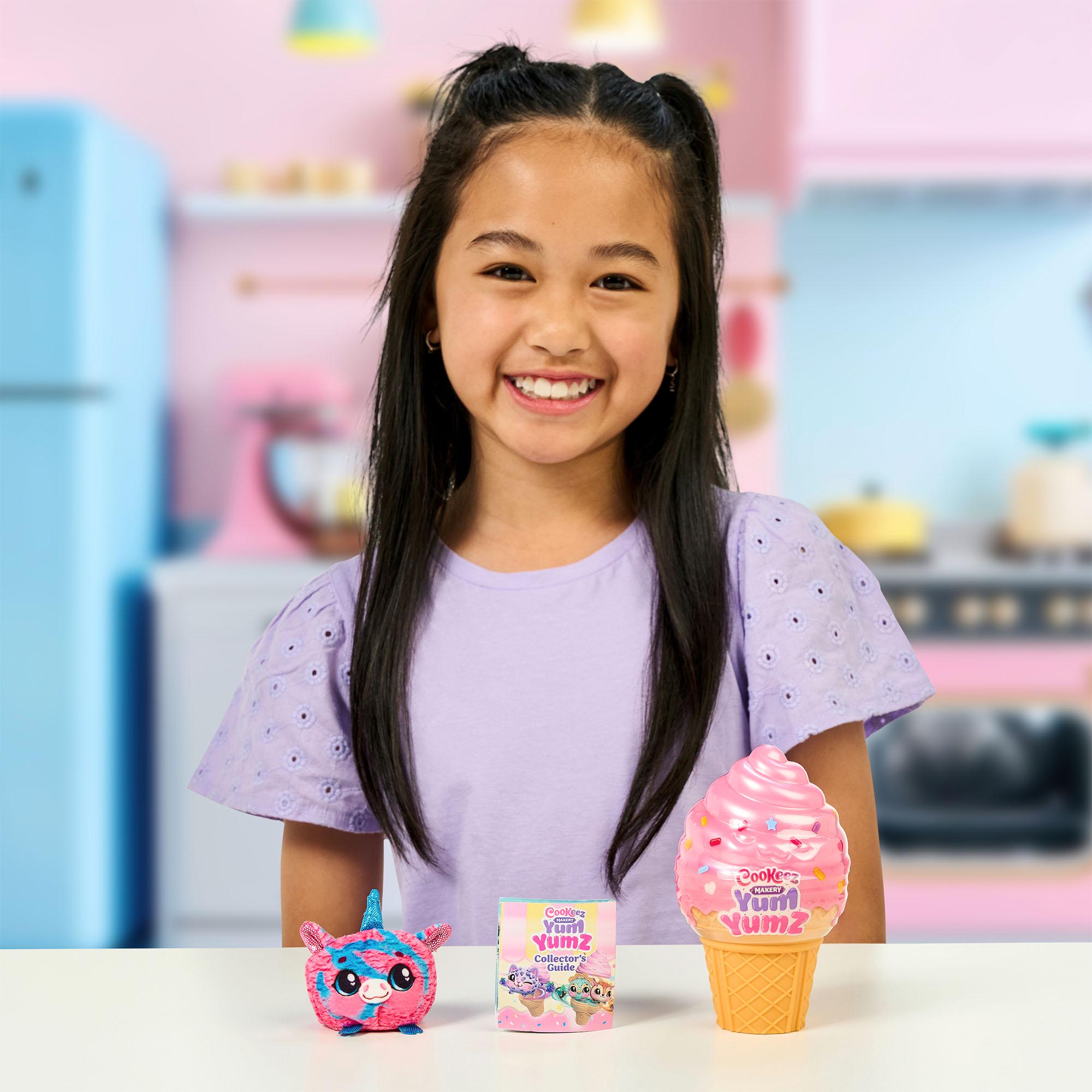 Cookeez Makery Yum Yumz Scented Surprise Plush Pets thumbnail 2
