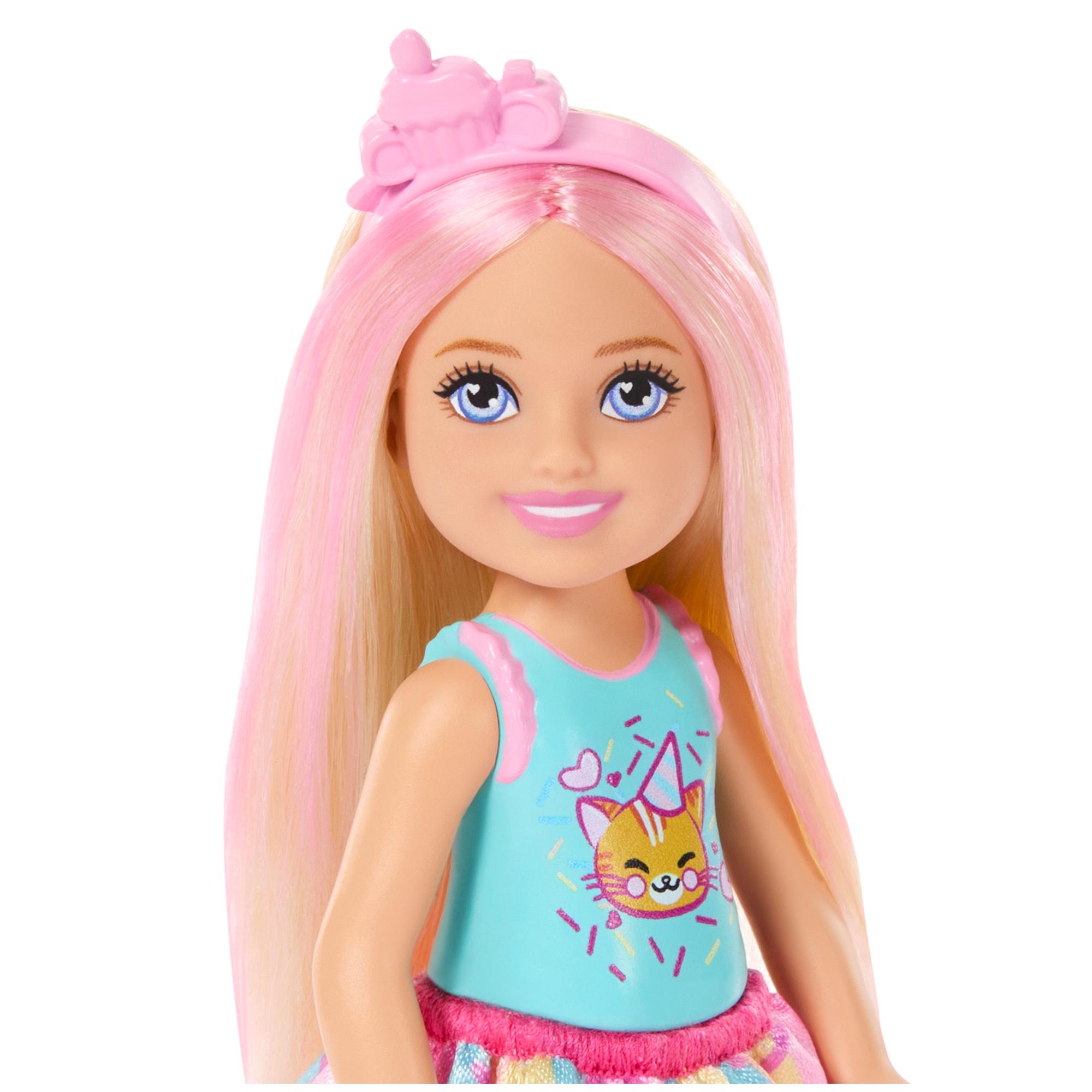 Barbie Club Chelsea Doll & Accessories thumbnail 2