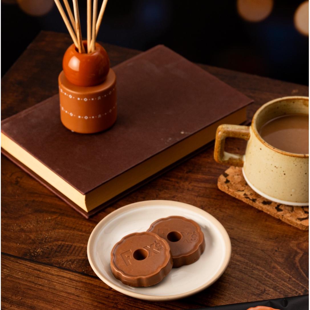 Fox's 130g Chocolatey Biscuits Milk Chocolate Rounds thumbnail 2