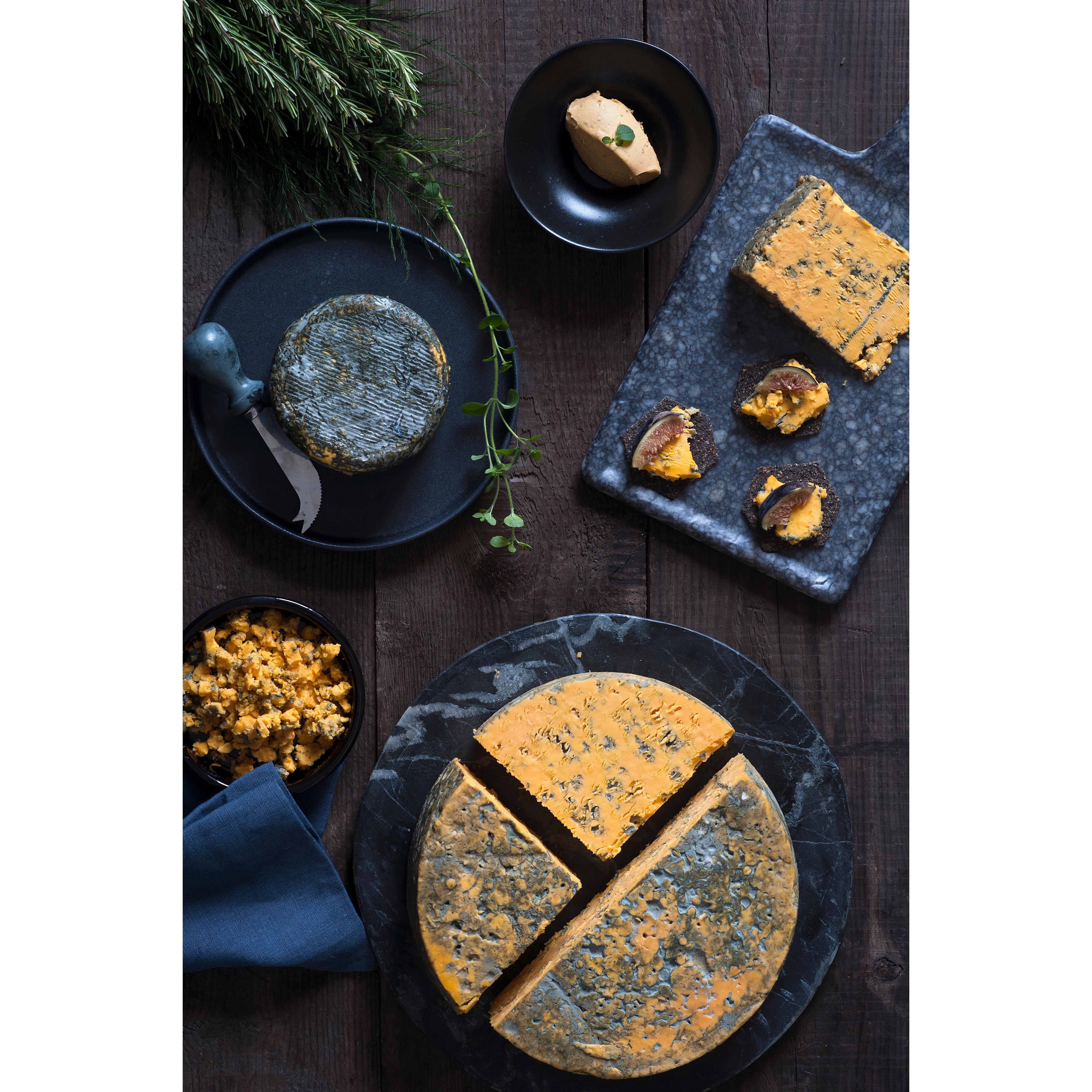 Blacksticks Blue Cheese 150g thumbnail 3