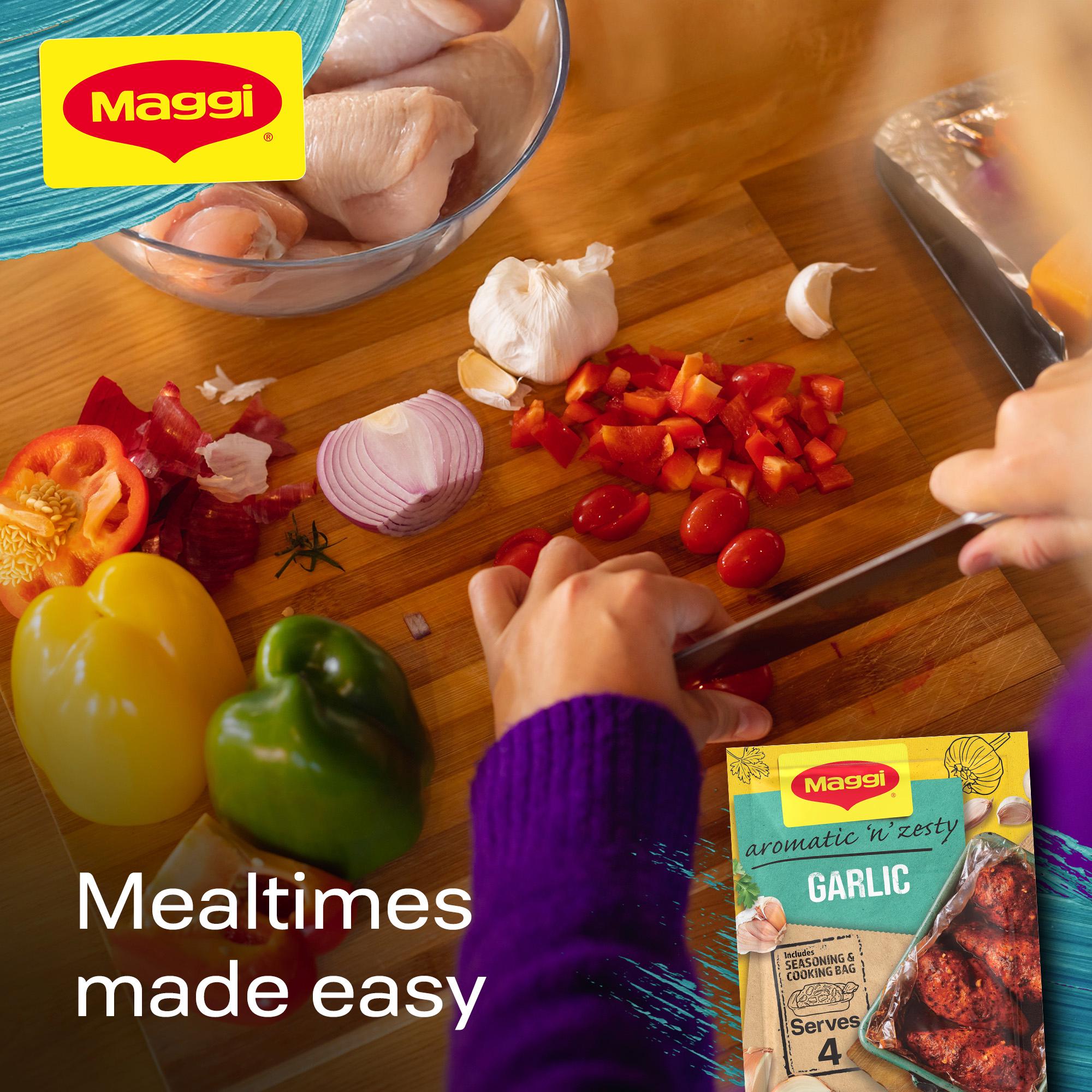 Maggi So Juicy Aromatic & Zesty Garlic Chicken Herbs & Spices Recipe Mix 30g thumbnail 5