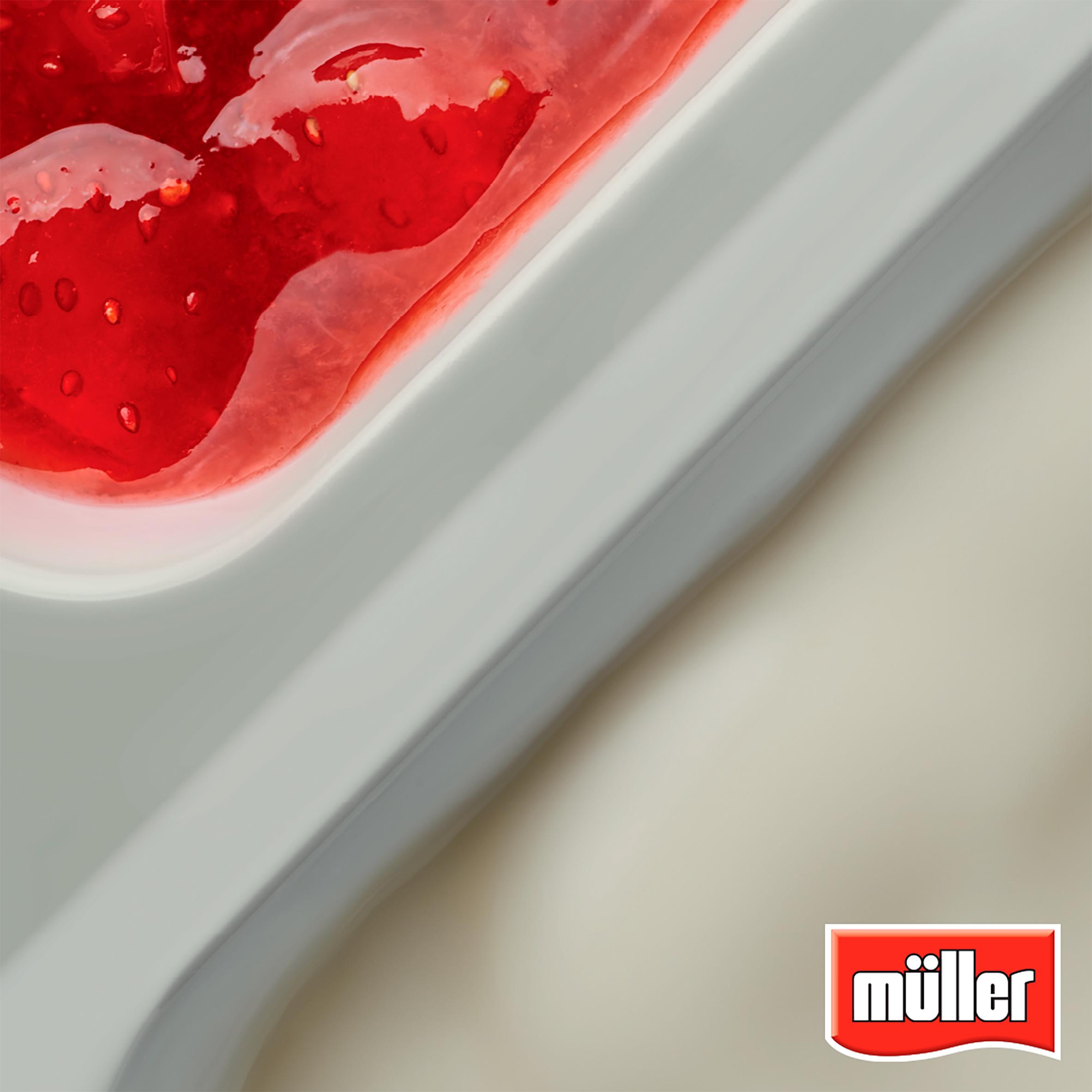 Müller Corner Strawberry Yogurt 136g thumbnail 4