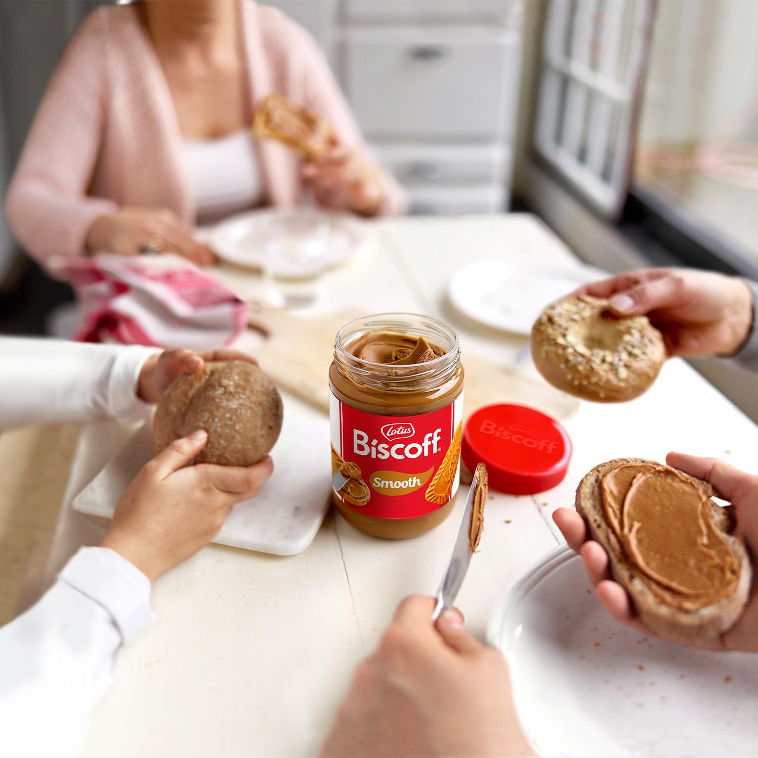 Lotus Biscoff Smooth Spread 400g thumbnail 2