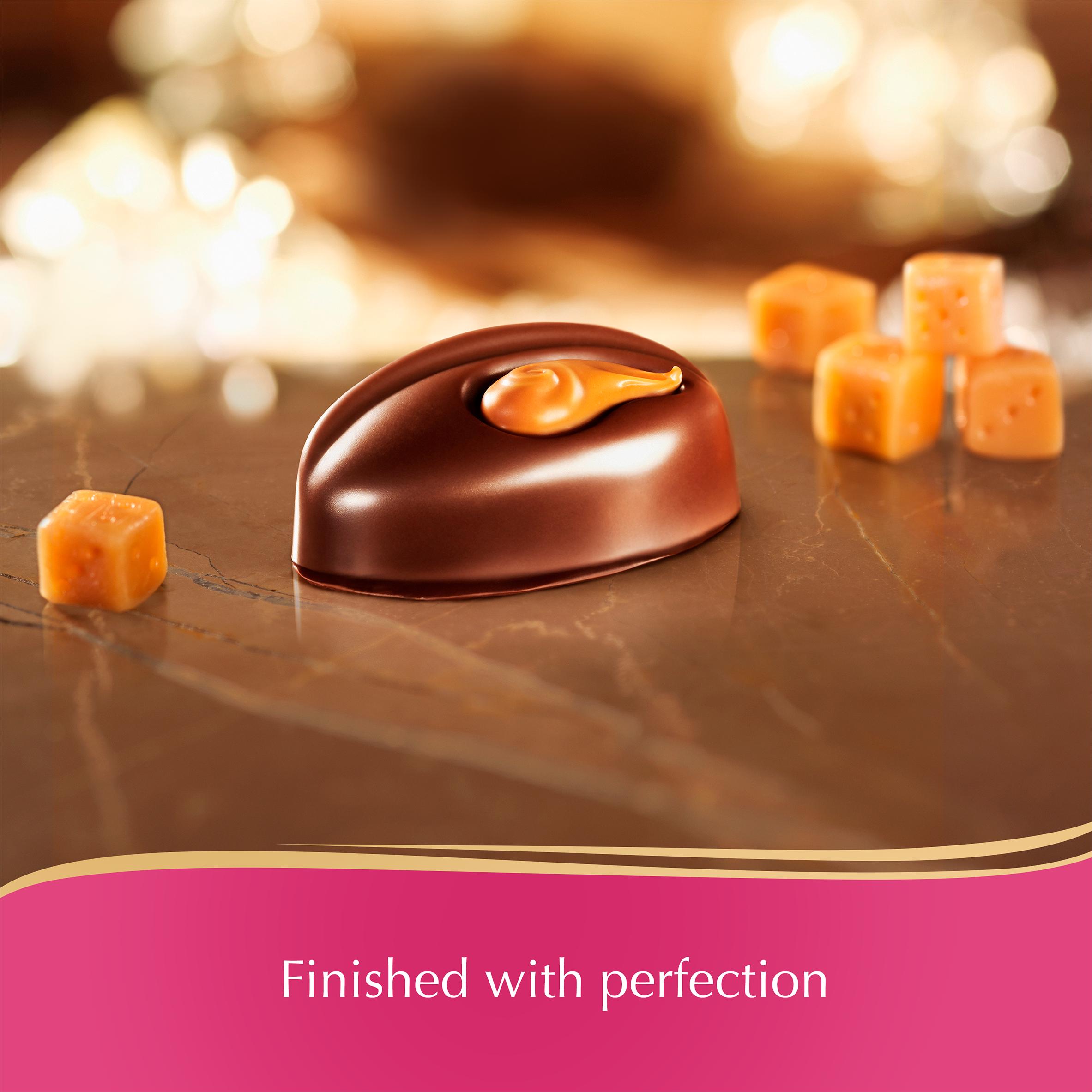 Lindt Master Chocolatier Collection Large Chocolate Box 320g thumbnail 3